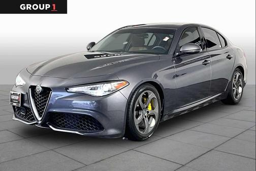 Vesuvio Gray Metallic 2019 Alfa Romeo Giulia Base