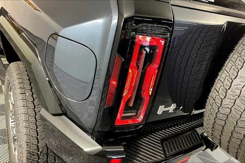 2025 GMC HUMMER EV SUV 2X