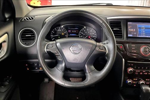 2015 Nissan Pathfinder SL