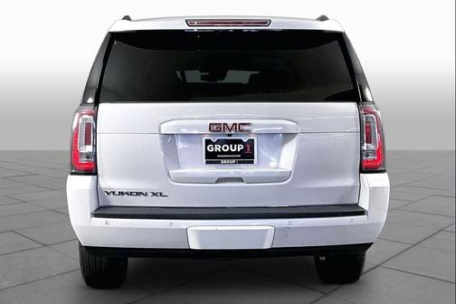 White 2017 GMC Yukon XL SLT