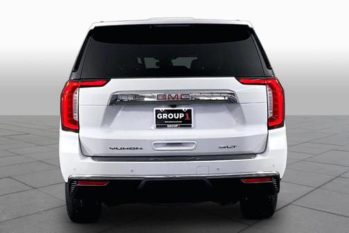 White Frost Tri-Coat 2023 GMC Yukon XL SLT