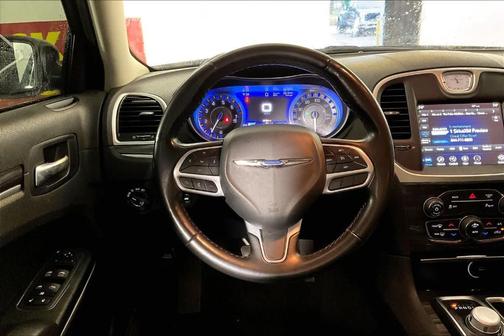 2022 Chrysler 300 Touring L