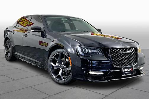 2022 Chrysler 300 Touring L