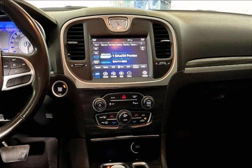 2022 Chrysler 300 Touring L