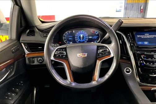 2018 Cadillac Escalade ESV Luxury