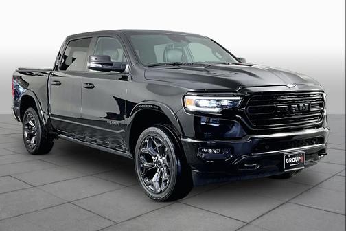 Diamond Black Crystal Pearlcoat 2024 RAM 1500 Limited
