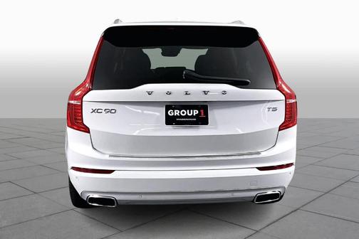 2020 Volvo XC90 T5 Momentum 7 Passenger