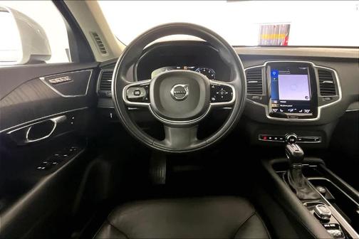 2020 Volvo XC90 T5 Momentum 7 Passenger