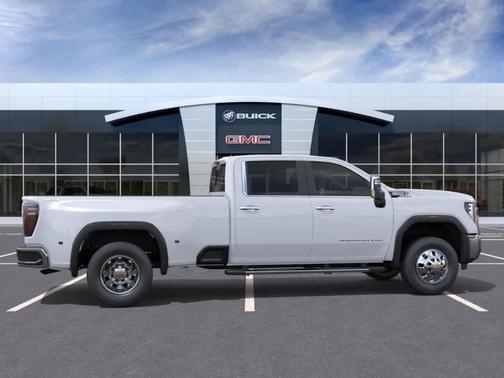 2026 GMC Sierra 3500 SLT
