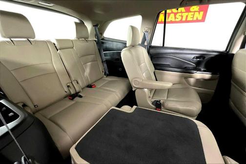 2021 Honda Pilot Touring 7-Passenger
