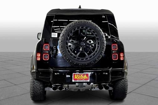 2022 Land Rover Defender V8