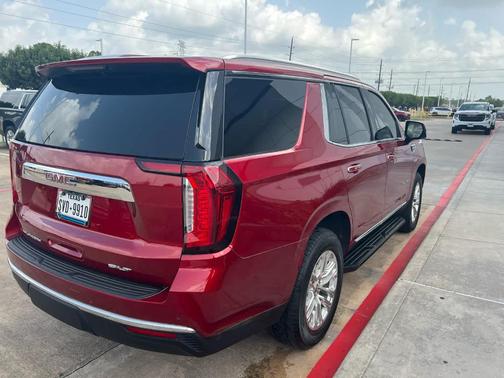 2023 GMC Yukon SLT