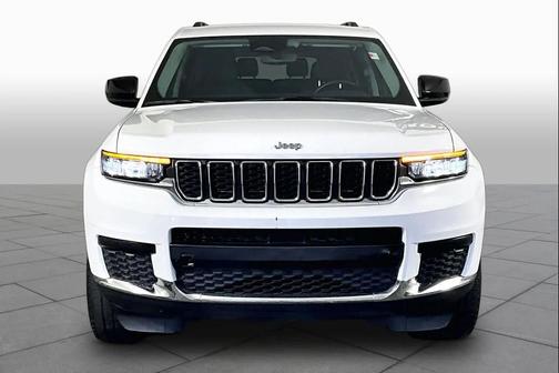 Bright White Clearcoat 2021 Jeep Grand Cherokee L Laredo