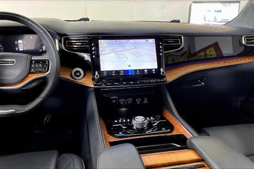 2022 Jeep Grand Wagoneer Series III