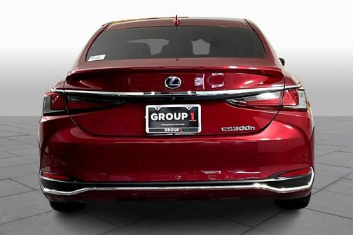 2022 Lexus ES 300h Ultra Luxury