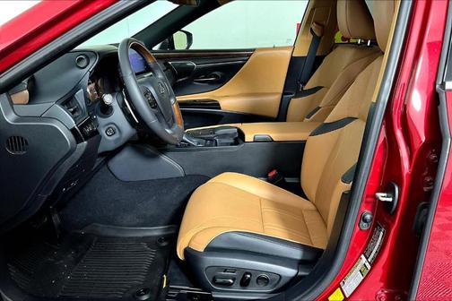 2022 Lexus ES 300h Ultra Luxury