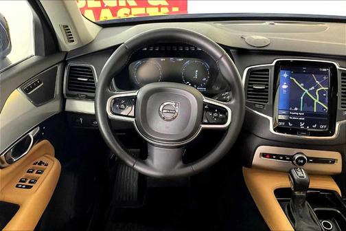 2016 Volvo XC90 T5 Momentum