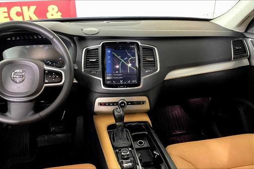 2016 Volvo XC90 T5 Momentum