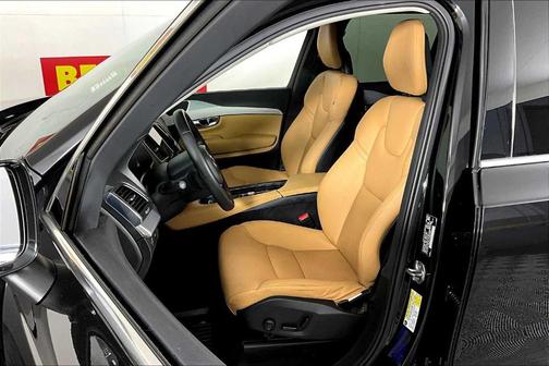 2016 Volvo XC90 T5 Momentum