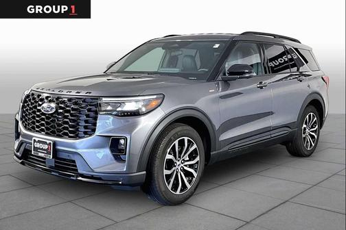 Carbonized Gray Metallic 2025 Ford Explorer ST-Line