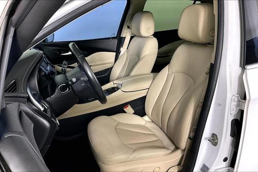 Summit White 2018 Buick Envision Essence