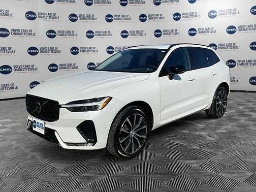 Crystal White 2023 Volvo XC60 Plus