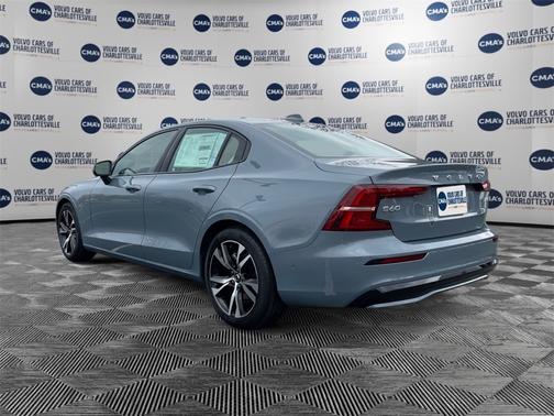 2024 Volvo S60 B5 Plus Dark