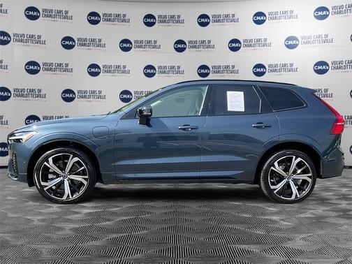 2024 Volvo XC60 Recharge Plug-In Hybrid T8 Ultimate Dark