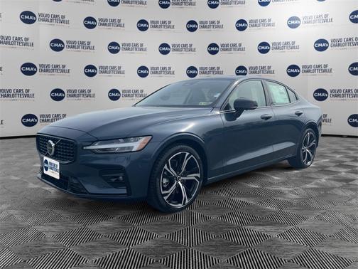 2024 Volvo S60 B5 Plus Dark