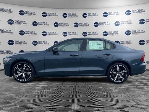 2024 Volvo S60 B5 Plus Dark