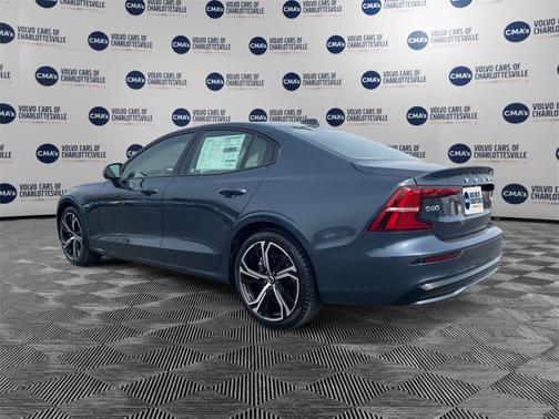 2024 Volvo S60 B5 Plus Dark