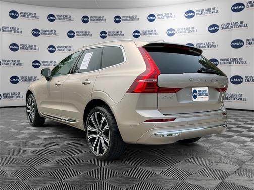 2023 Volvo XC60 B5 AWD Ultimate Bright
