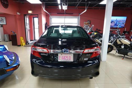 2013 Toyota Camry Hybrid XLE