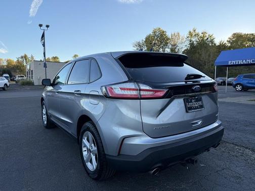 Iconic Silver Metallic 2020 Ford Edge SE