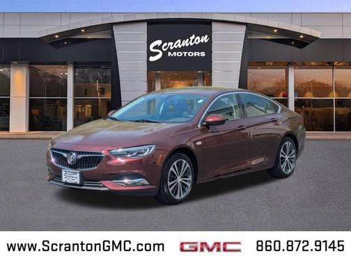 Rioja Red Metallic 2018 Buick Regal Sportback Essence