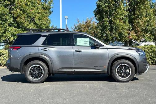 2025 Nissan Pathfinder Rock Creek 4WD