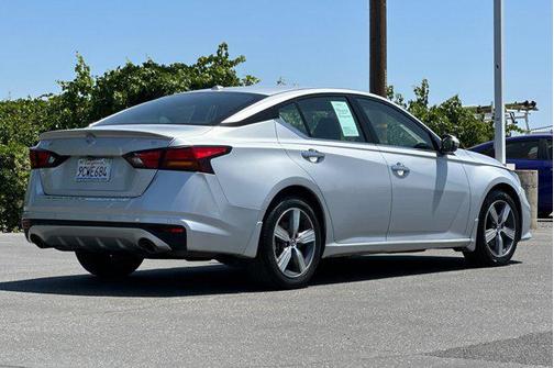 2022 Nissan Altima 2.5 SL