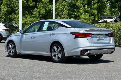2022 Nissan Altima 2.5 SL