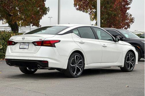 2025 Nissan Altima SR FWD