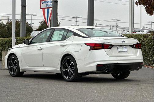 2025 Nissan Altima SR FWD