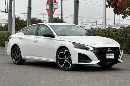 2025 Nissan Altima SR FWD