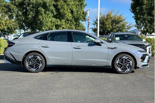 2026 Hyundai SONATA SEL