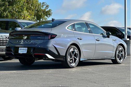 2026 Hyundai SONATA SEL