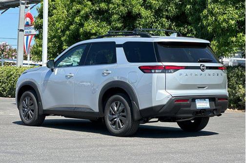 2025 Nissan Pathfinder SV FWD
