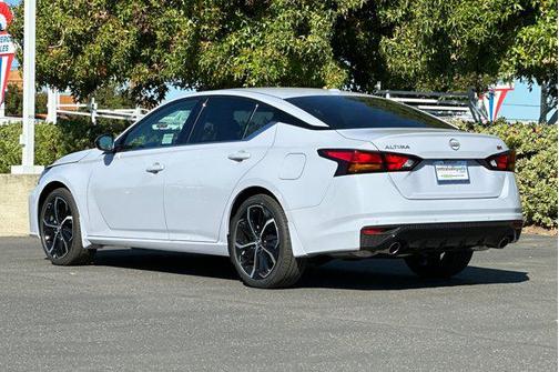 2025 Nissan Altima SR FWD
