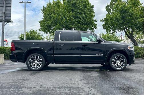Diamond Black Crystal Pearlcoat 2026 RAM 1500 ST