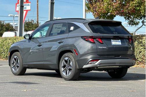 2026 Hyundai TUCSON SEL