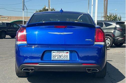 2018 Chrysler 300 S