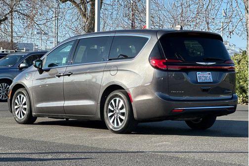 2022 Chrysler Pacifica Hybrid Touring L