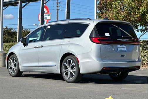 2026 Chrysler Pacifica L